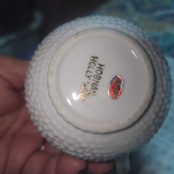 VINTAGE HOBNAIL HOLLYWARE EUC PORCELAIN SLEIGH  AND PITCHER COMBO COLLECTIBLE - Picture 5 of 6